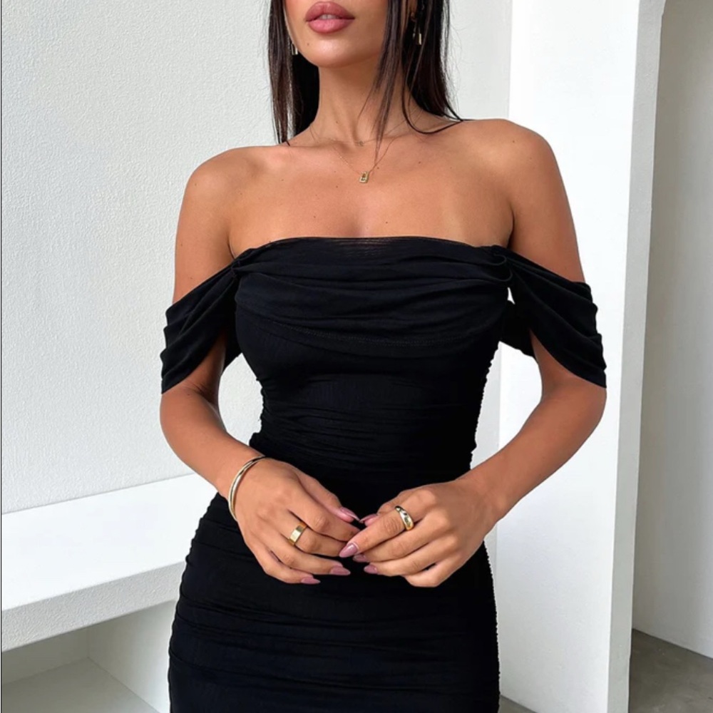 That’s so fetch Black off the shoulder mini dress size 8